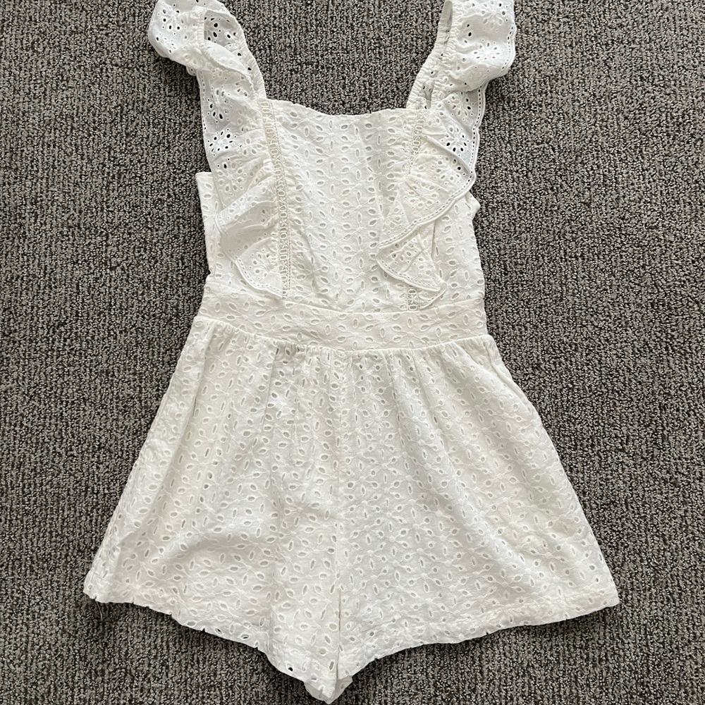 DO+BE White Ruffled Jumpsuit with Sweetheart Neckline
